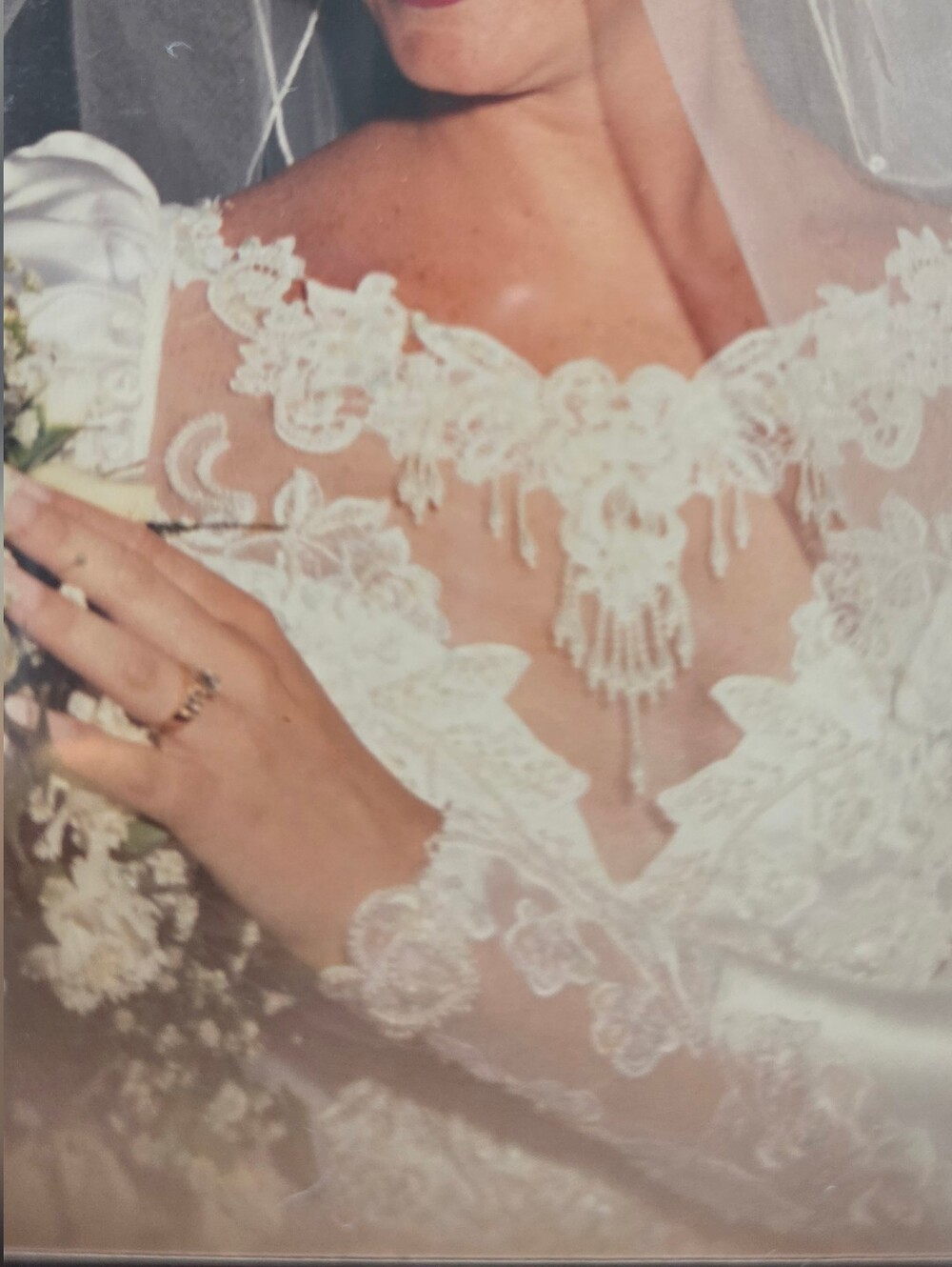 Wedding Dress Vintage 1989 boxed with head piece veil size S